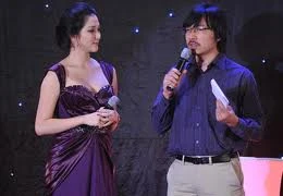 Lực sỹ Mách, "giáo sư" Xoay bị cuốn vào ảo mộng showbiz?