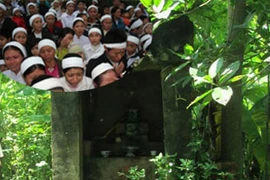 Nỗi oan "Làng trắng khăn tang vì cổ miếu nổi giận"