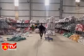 Lợi dụng World Cup 2022, kinh doanh gần 30.000 bộ thể thao giả mạo các nhãn hiệu