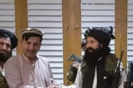 [ẢNH] Em trai cựu tổng thống Afghanistan tuyên bố trung thành với Taliban