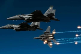 [ẢNH] ‘Đại bàng’ F-15E Mỹ vừa tấn công dân quân thân Iran tại Syria
