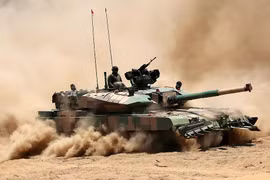 [ẢNH] Tìm hiểu dòng xe tăng nội địa Ấn Độ đắt hơn cả T-90 và M1A2 Abram