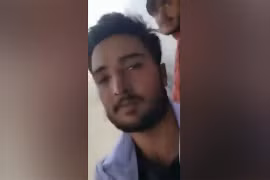 [VIDEO] Cảnh tượng hãi hùng người đàn ông tự quay khi đang đu bám máy bay C-17 ở Kabul