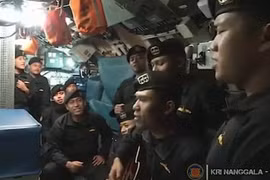 [VIDEO] Xuất hiện video thủy thủ tàu ngầm Indonesia ca hát trước tai nạn