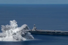 [VIDEO] Mỹ tiếp tục gây nổ như động đất cạnh siêu tàu sân bay hạt nhân