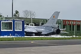 [Info] F-16 Bỉ đâm vào căn cứ không quân ở Hà Lan