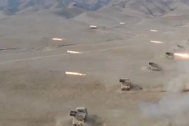 [ẢNH] Ukraine đưa 'vũ khí mạnh sau bom hạt nhân' tới sát chiến tuyến miền Đông