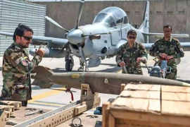 [ẢNH] 'Kho vũ khí tỉ đô' của Afghanistan rơi vào tay Taliban khiến Mỹ bất ngờ