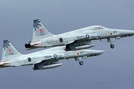 [ẢNH] Hai tiêm kích Đài Loan đâm nhau, rơi xuống biển