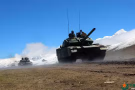 [ẢNH] Trung Quốc biên chế xe tăng Type-15 mới cho lực lượng gần Ấn Độ