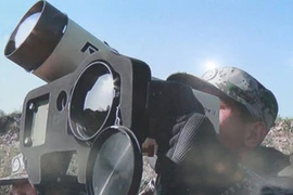 [ẢNH] Trung Quốc sao chép tên lửa diệt tăng mạnh nhất thế giới của Mỹ