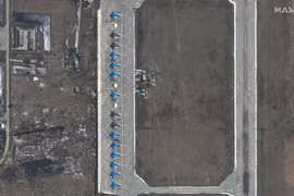[Info] Cường kích Su-34 Nga đã đến căn cứ không quân Morozovsk