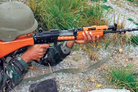 Vì sao Ấn Độ buông bỏ súng trường tấn công INSAS nội địa để tìm đến AK Nga?