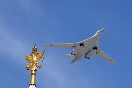 Tu-160M1 của Nga lần đầu tham gia lễ duyệt binh Ngày chiến thắng 