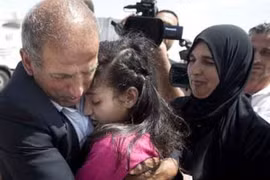 Nữ tù nhân Palestine nhỏ tuổi nhất được thả tự do 