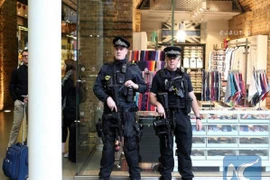Anh tuyển thêm 1.500 cảnh sát vũ trang chống khủng bố