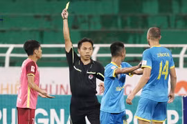 Trọng tài Nguyễn Ngọc Châu xuất sắc nhất V-League 2016