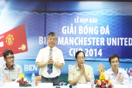 Cựu danh thủ Dwight Yorke giao lưu tại Giải bóng đá BIDV – Manchester United