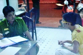 Cảnh sát 113 quật ngã đối tượng cầm dao khống chế, giải cứu 1 nạn nhân