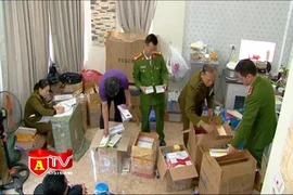 Triệt phá điểm tập kết thuốc lá ngoại nhập lậu