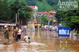 2 người chết và mất tích do lũ cuốn