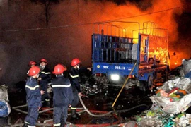 Điều 11 xe cứu hỏa và 100 chiến sỹ “đánh” giặc lửa