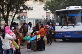 HN: Miễn phí xe ôtô chở công nhân về quê ăn Tết