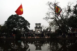 Háo hức trước giờ khai ấn đền Trần năm Nhâm Thìn