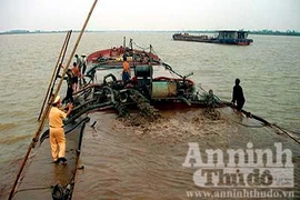 Xử lý hình sự những người khai thác cát trái phép