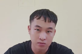 Mua 3 khẩu súng tự chế để... "phòng thân"