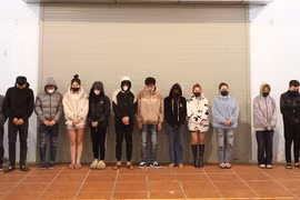 Đột kích quán karaoke không phép, phát hiện nhóm nam nữ đang "bay lắc"