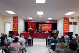 Cầu thị, lắng nghe ý kiến nhân dân để nâng cao chất lượng, nghiệp vụ công tác