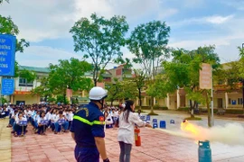 Tuyên truyền an toàn giao thông và phòng cháy chữa cháy cho 4.500 học sinh