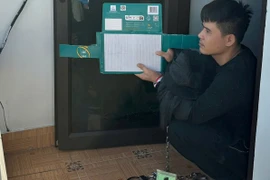 Dùng súng bắn hỏng các mắt camera của hàng xóm