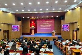 Tuyên truyền nâng cao hiểu biết, ý thức chấp hành pháp luật của cán bộ, viên chức