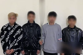 Ngăn chặn 4 thanh niên vác dao nhọn và kiếm "hỗn chiến"
