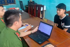 Bắt gã trai dùng "clip nóng" tống tiền bạn gái