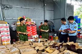 Phát hiện một cửa hàng kinh doanh hơn 3.300 chiếc bánh Trung thu không rõ nguồn gốc
