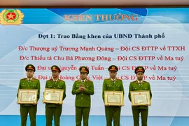 Xác định 3 giải pháp trọng tâm đột phá để xây dựng lực lượng Công an quận Long Biên năm 2024