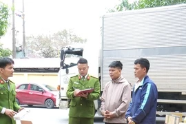 Bóc gỡ ổ nhóm chuyên vận chuyển hàng cấm số lượng lớn