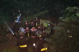 Khởi tố đối tượng dùng súng chống trả lực lượng Công an