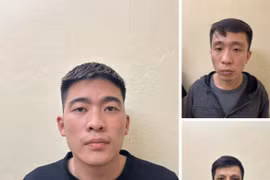 Video ghi lại cảnh ổ nhóm 12 tiền án cầm dao bầu đi trộm xe, sẵn sàng tấn công người dân