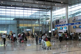 "Mượn" tên người khác đi máy bay bị phạt 7,5 triệu đồng