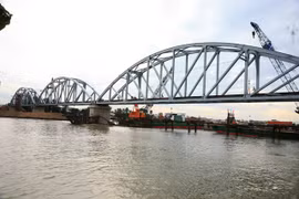 Cầu Ghềnh chính thức thông xe, đường sắt Bắc - Nam hết cảnh đứt đoạn