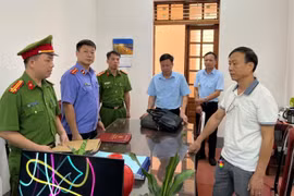 Gây sức ép với nhà thầu để chiếm đoạt tiền