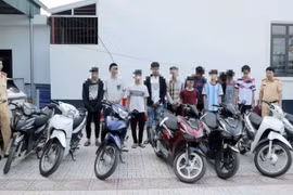 Cơ quan Công an triệu tập nhóm thanh, thiếu niên lái xe lạng lách