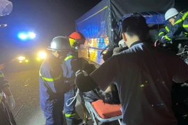 Kịp thời cứu nạn nhân mắc kẹt trong ca bin ô tô bị tai nạn