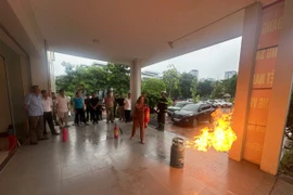 Huấn luyện chuyên sâu về cứu nạn, chữa cháy cho lực lượng đảm bảo an ninh tại cơ sở 