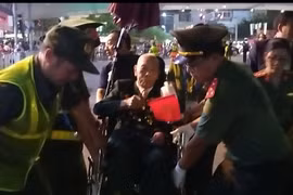 Công an Hà Nội hỗ trợ nhiều người dân đuối sức được chăm sóc y tế