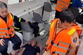 Kịp thời cứu nạn nam thanh niên gặp nguy hiểm dưới sông Hồng